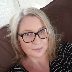 Meet your Posher, Lynda